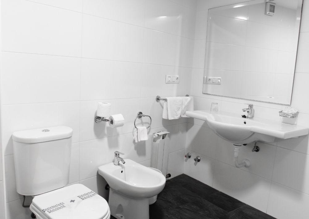 א-קורוניה Hotel Maycar מראה חיצוני תמונה