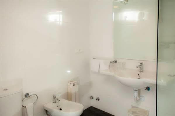א-קורוניה Hotel Maycar מראה חיצוני תמונה